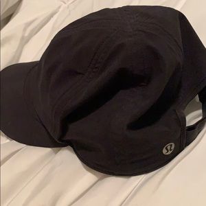 Black lululemon cap